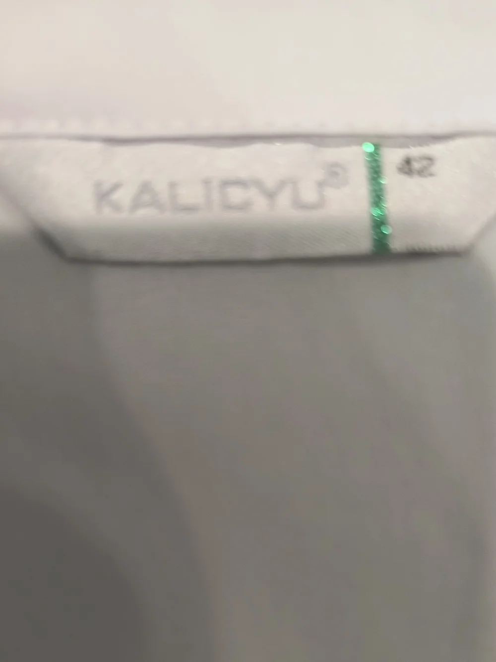 Kalicyu White Lace Button-Down Shirt with Pearl Gold Buttons